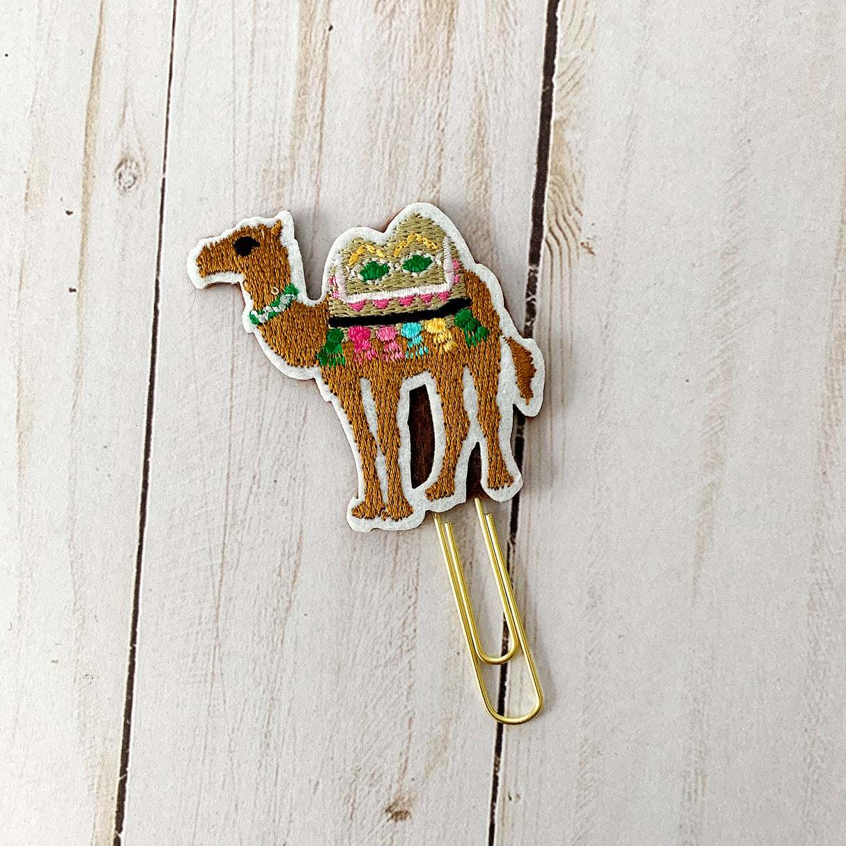Camel Paperclip Page Topper